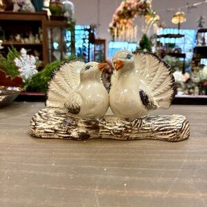 Charming Ceramic Dove Pair Figurine
